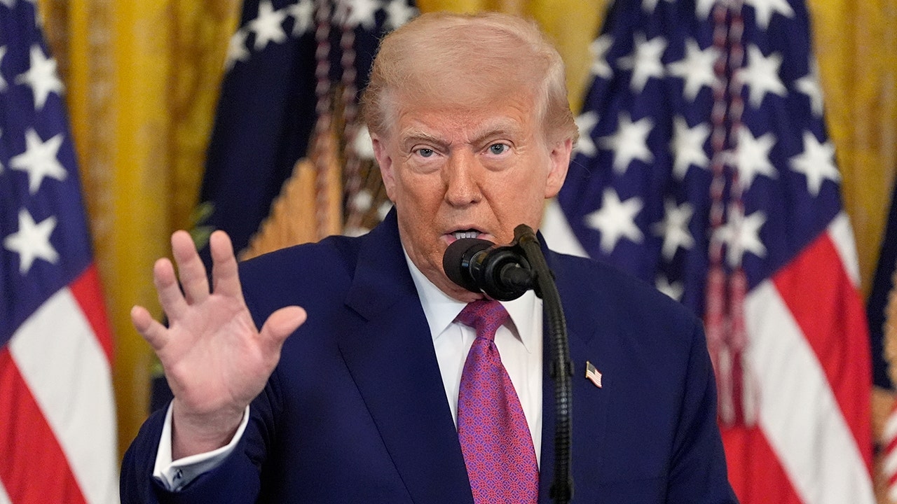 Trump na pierwszym planie, podczas gdy największe miasto kraju organizuje prawybory na burmistrza