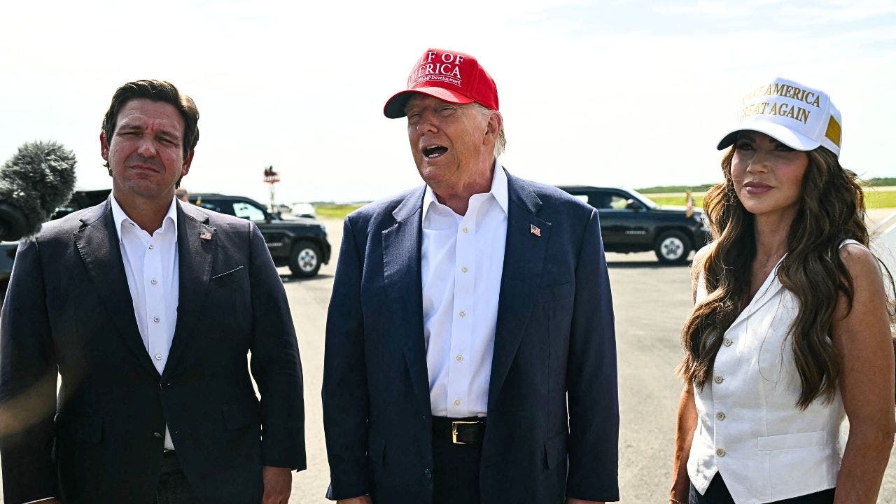 Administracja Trumpa oferuje stanom 608 mln dolarów na budowę obozów dla migrantów na wzór „Aligatora Alcatraz”