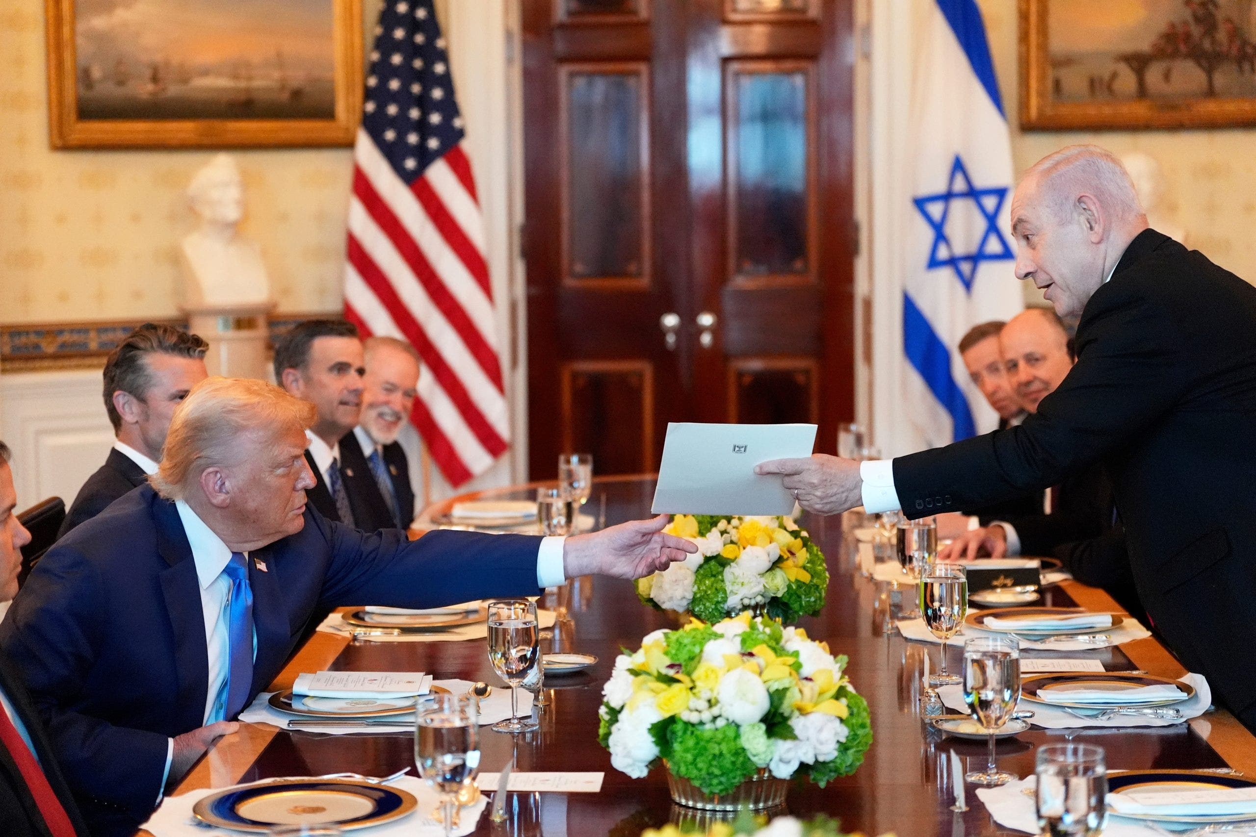 Netanyahu, Beyaz Saray'daki tarihi toplantıda Trump'ı resmi Nobel Barış Ödülü adaylığıyla şaşırttı