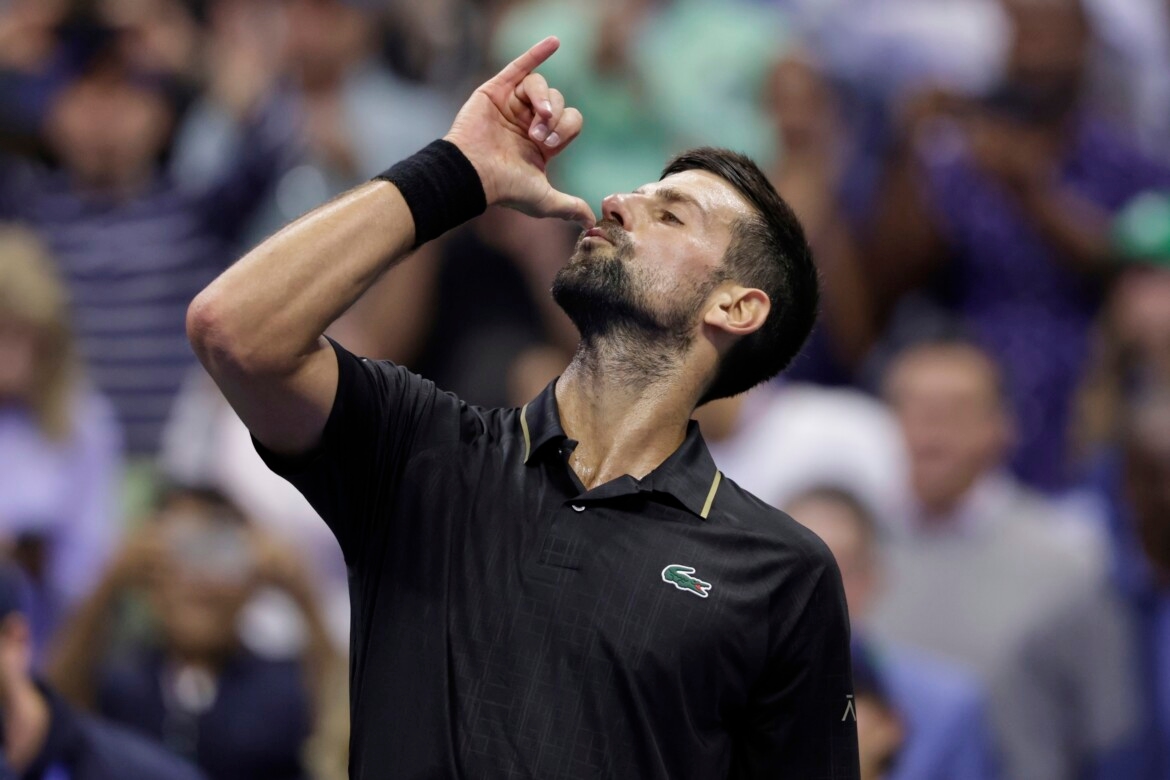 The alien Djokovic makes his way to Alcaraz
