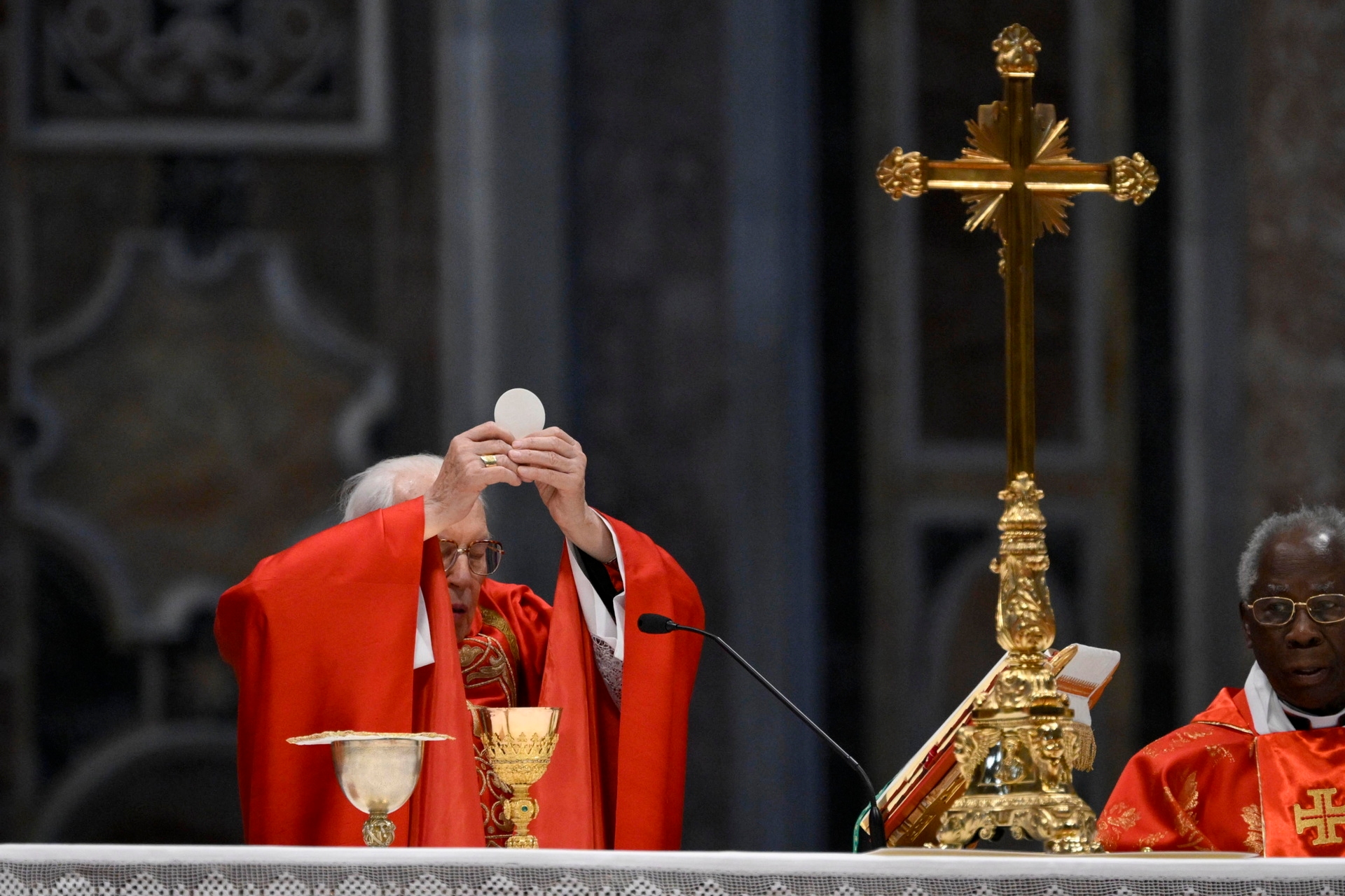 Dean of the College of Cardinals expresses desire to see white smoke today, indicating the election of a new pope