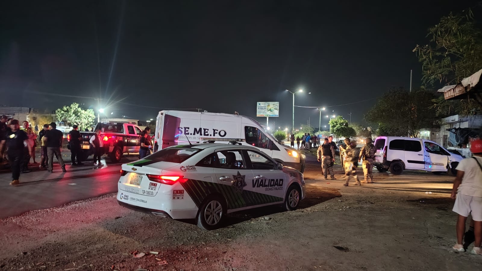 Pareja fallece tras brutal choque contra camioneta en Gómez Palacio