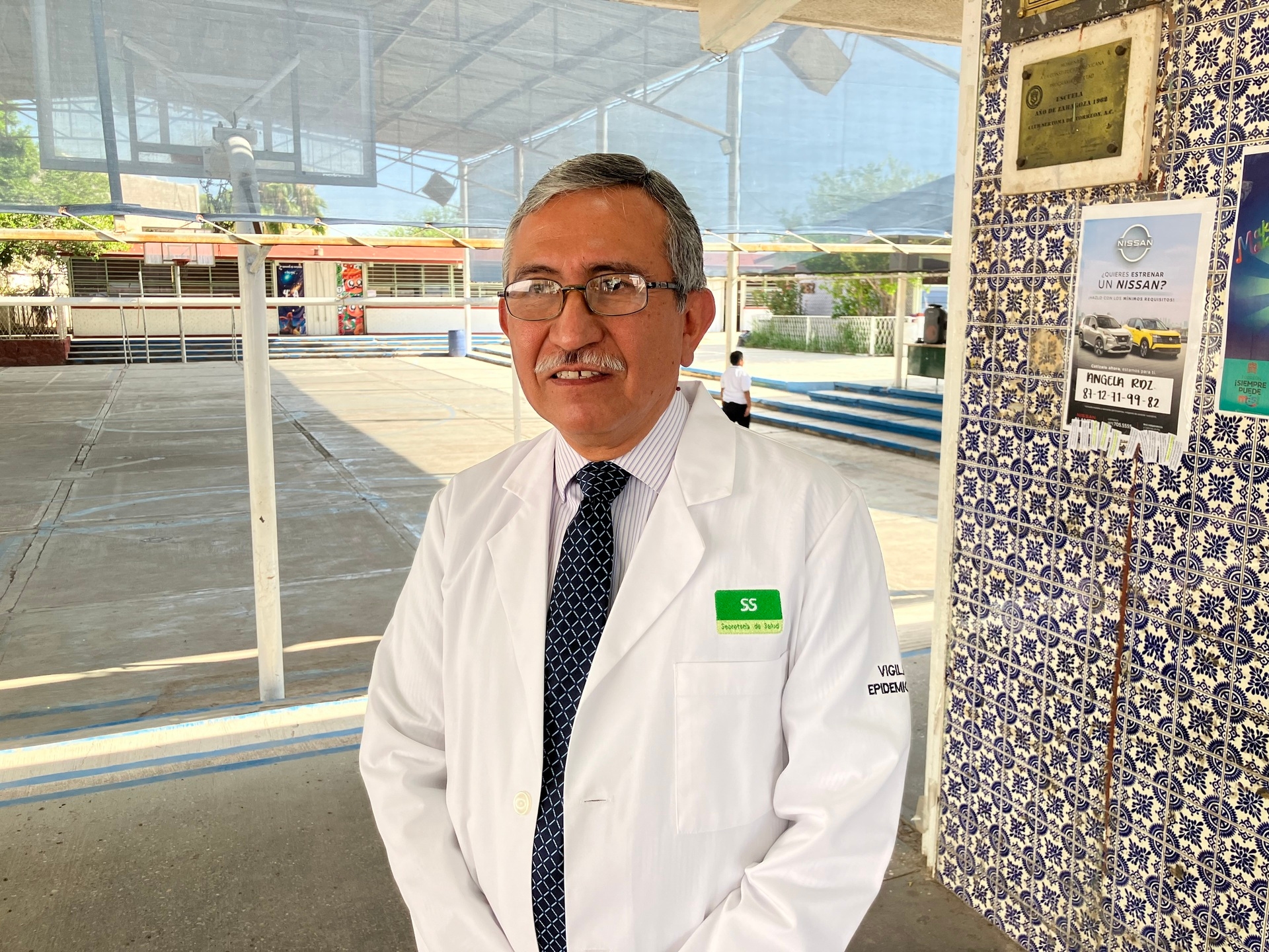 Dott. Humberto Gerardo Flores, con oltre tre decenni di esperienza nel controllo delle epidemie