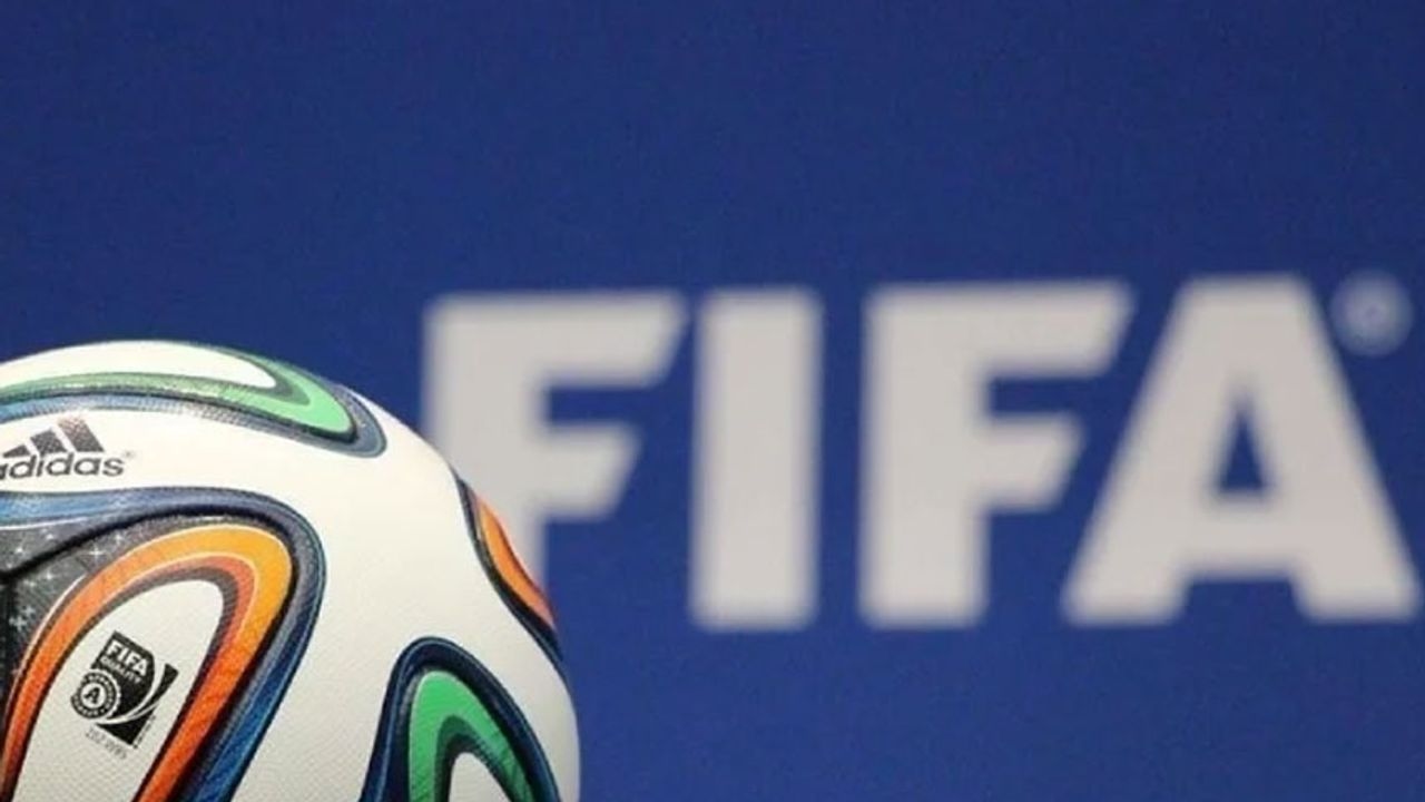Encore un penalty de la FIFA pour l'équipe de Ligue 2 ! Leur score est désormais de -30.