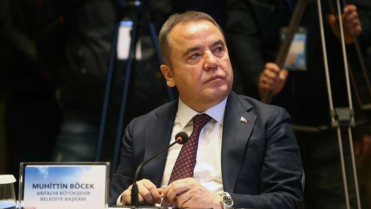 Muhittin Böcek foi levado ao hospital