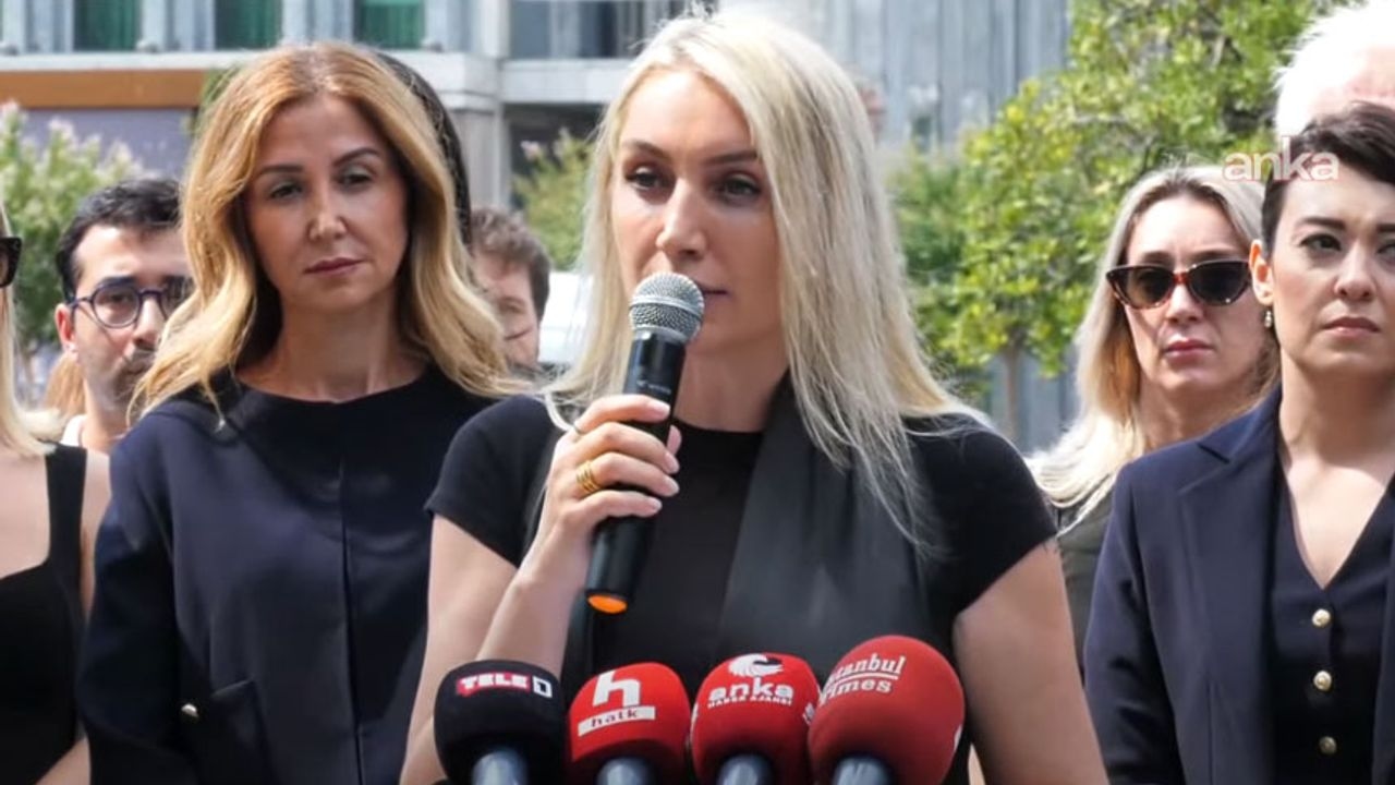 Dilek İmamoğlu: Enerzijds wordt het diploma van mijn man ingetrokken en anderzijds worden er diploma's en rijbewijzen met vervalste handtekeningen verspreid.