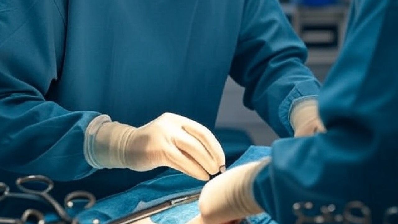 Scandale au bloc opératoire ! Un médecin et une infirmière ont eu des relations sexuelles.