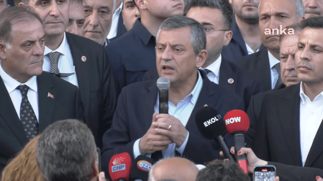 Özgür Özel : Aujourd’hui n’est pas le jour pour intimider le président du CHP avec les poings et les armes !