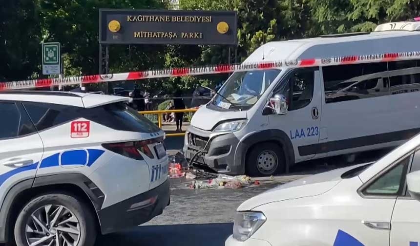 Samochód służbowy wjechał w pieszych w Kağıthane! 1 osoba nie żyje, 4 rannych