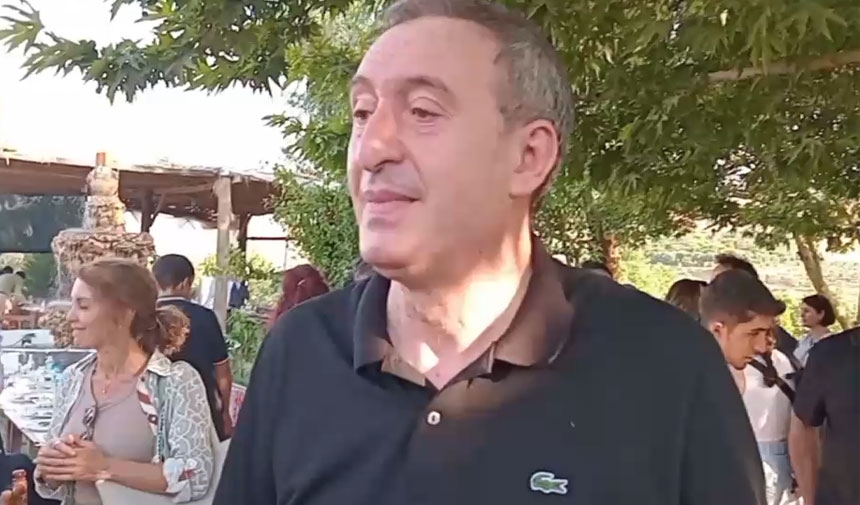 La camiseta de Tuncer Bakırhan atrajo la atención
