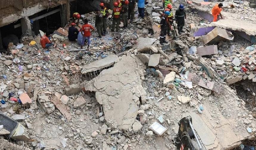 Se derrumba un edificio de cinco plantas en Pakistán: 27 muertos