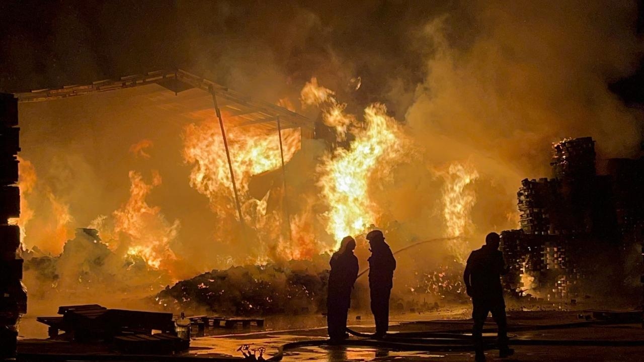 Brand in palletfabriek in Bursa geblust