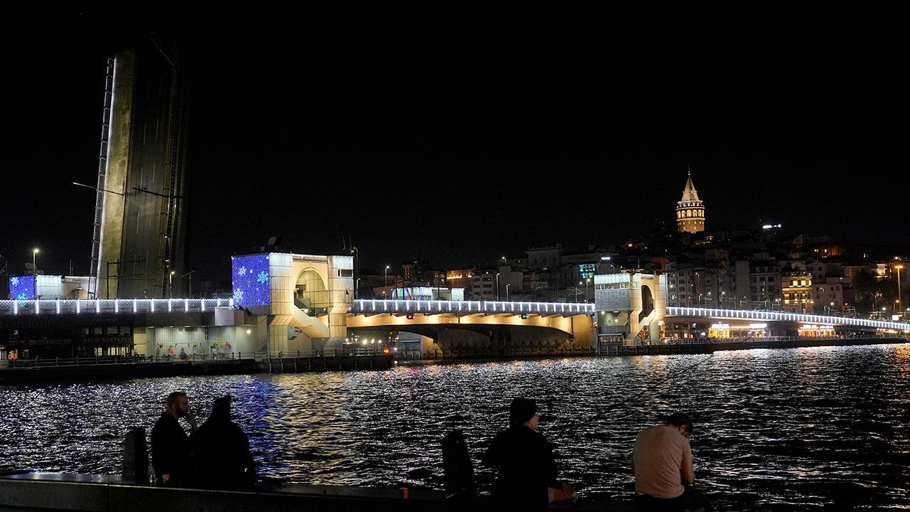 New Galata Bridge closed to traffic due to work