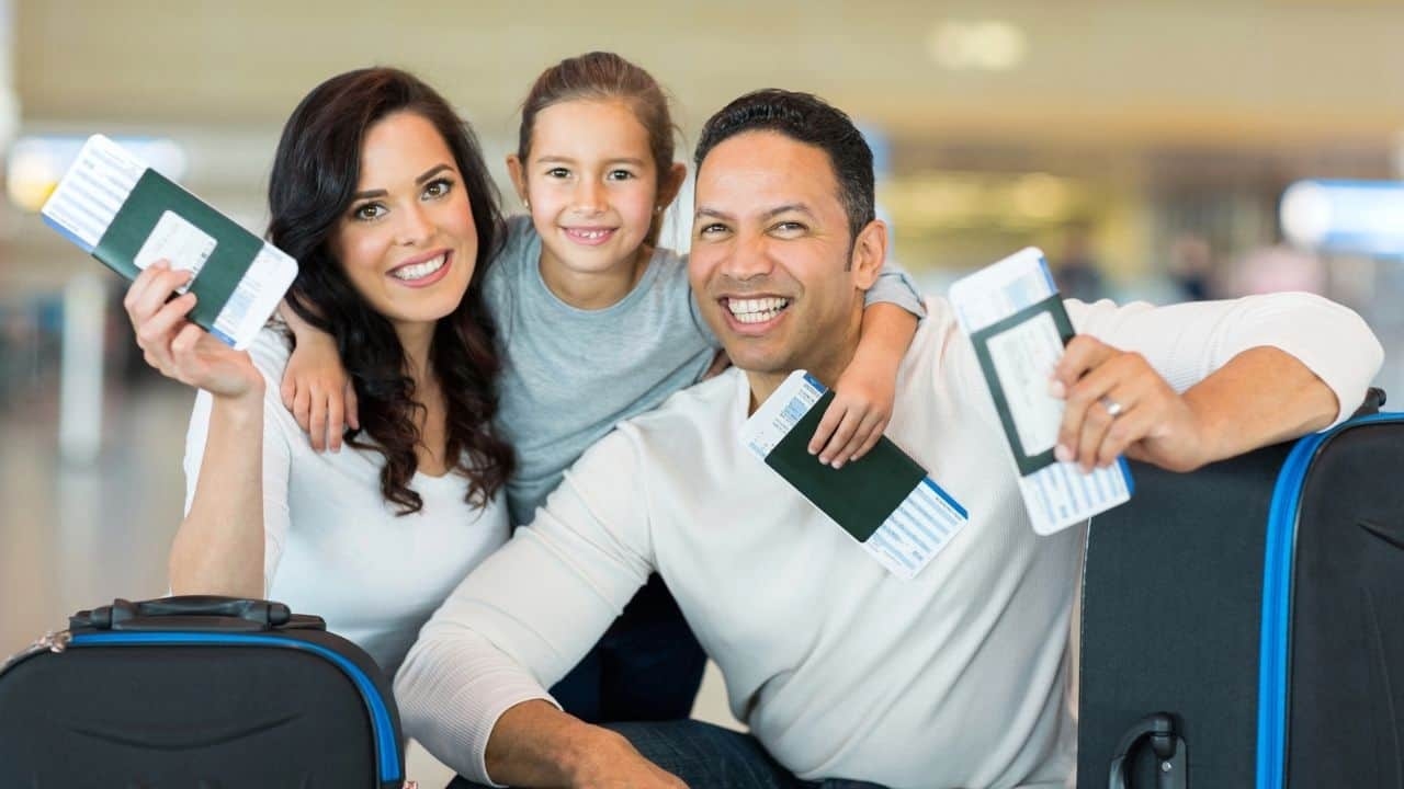 Thanksgiving Travel: How to Score Cheap Flights, According to Google