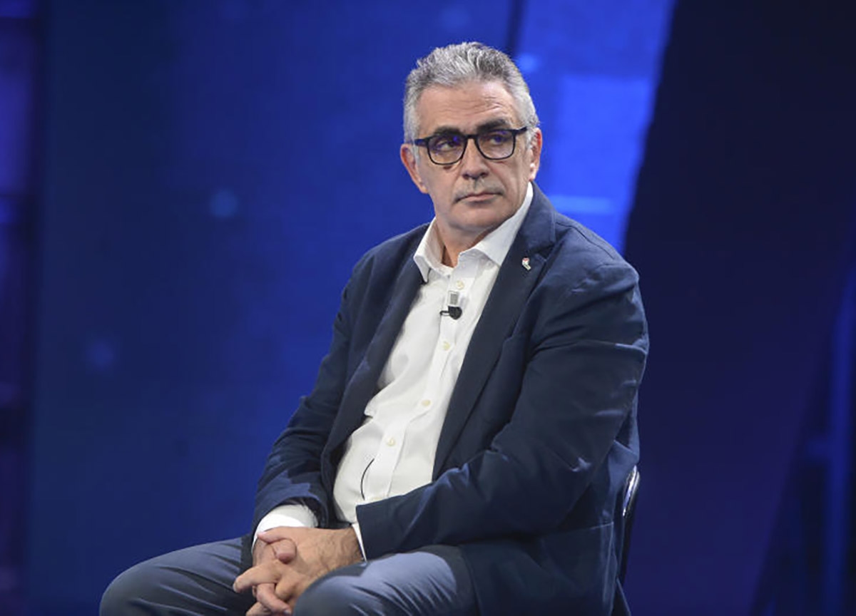 La OMS y el plan para la pandemia, Pregliasco: "¿Italia se abstuvo? Una decisión ridícula y anticientífica. El gobierno quiere complacer a los antivacunas".