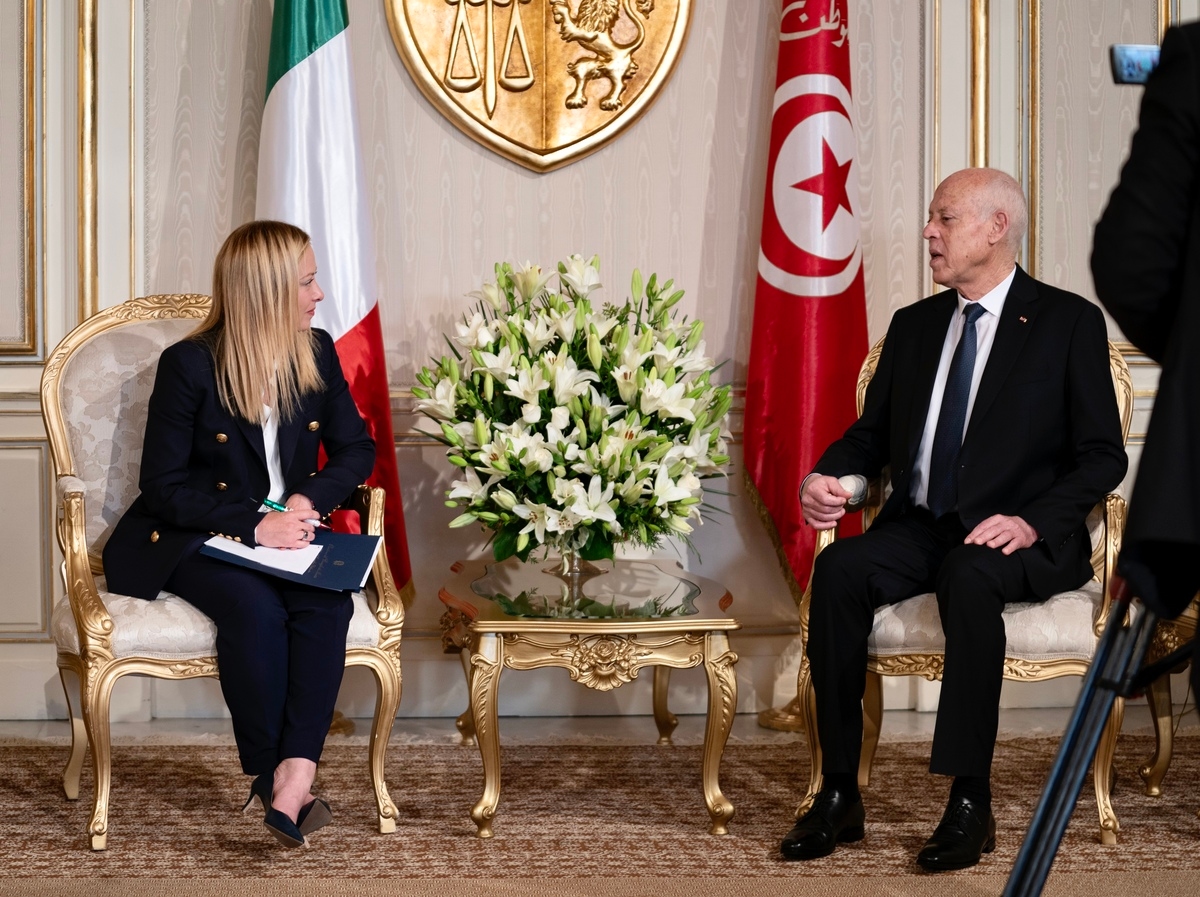 Energietransitie en Mattei's plan: Meloni vliegt naar Tunis om president Saied opnieuw te ontmoeten na haar reis in april.