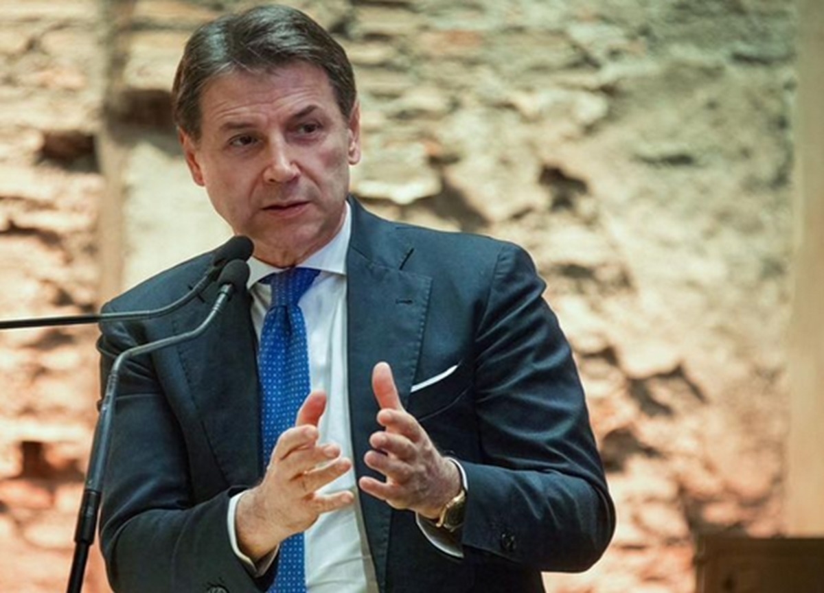 In de zaak Marche geeft de Vijfsterrenbeweging Ricci niet op. Conte: "Er is geen reden om een stap terug te eisen."