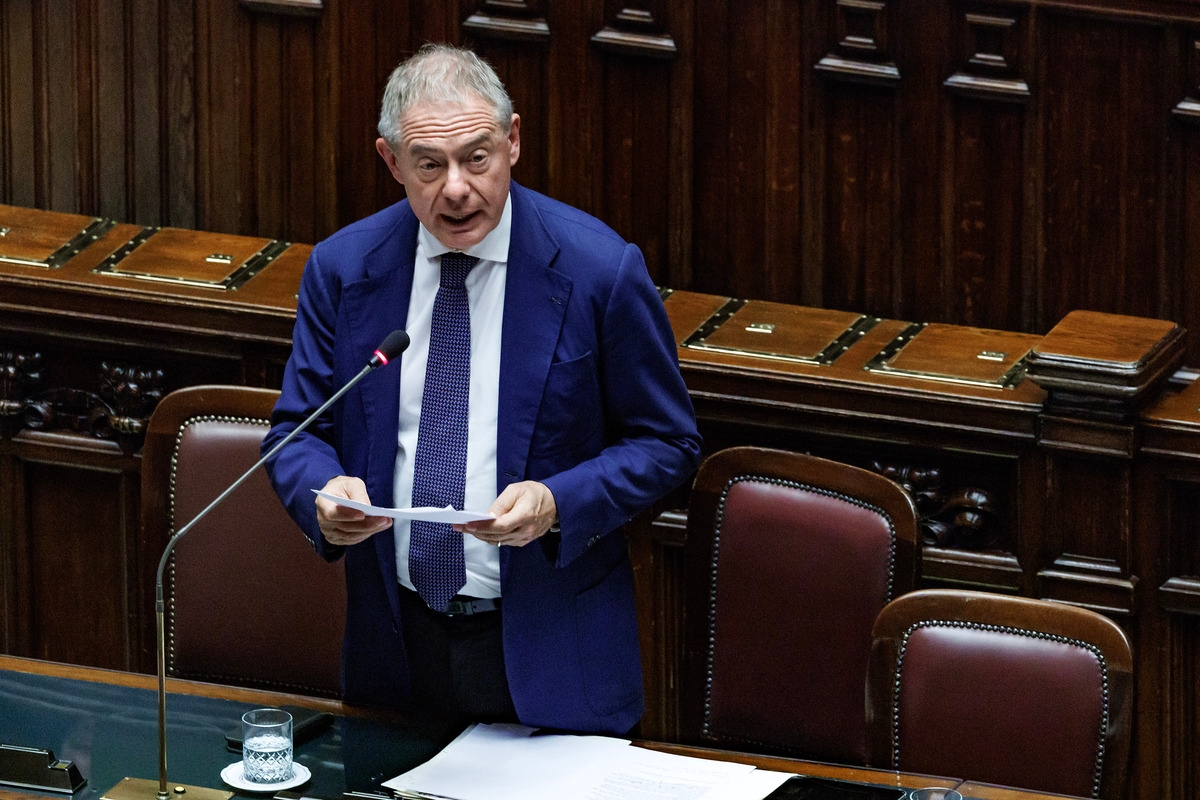 Ex Ilva, over 4 thousand in CIG. Urso: "But the negotiations with the Azerbaijani group for the sale continue"