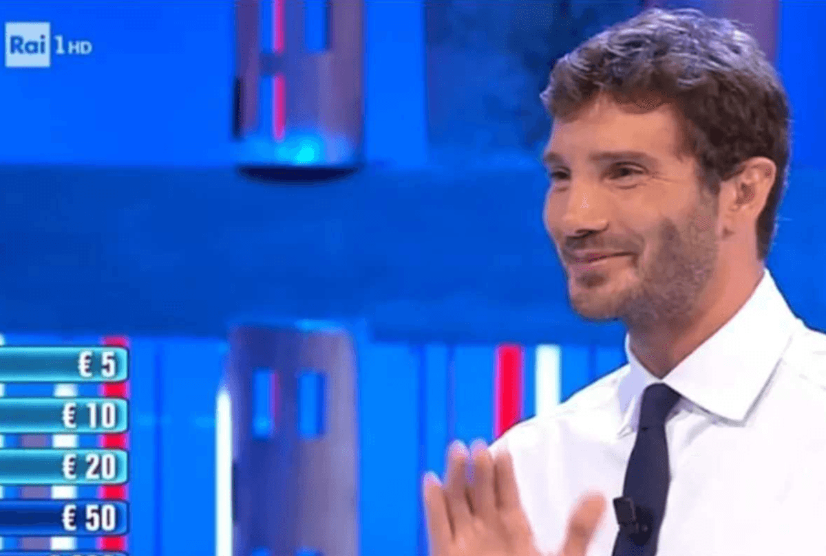 Audiências de TV, sprint de De Martino e Paperissima entra em crise. Amadeus vê a luz, Gruber estende a mão a Del Debbio