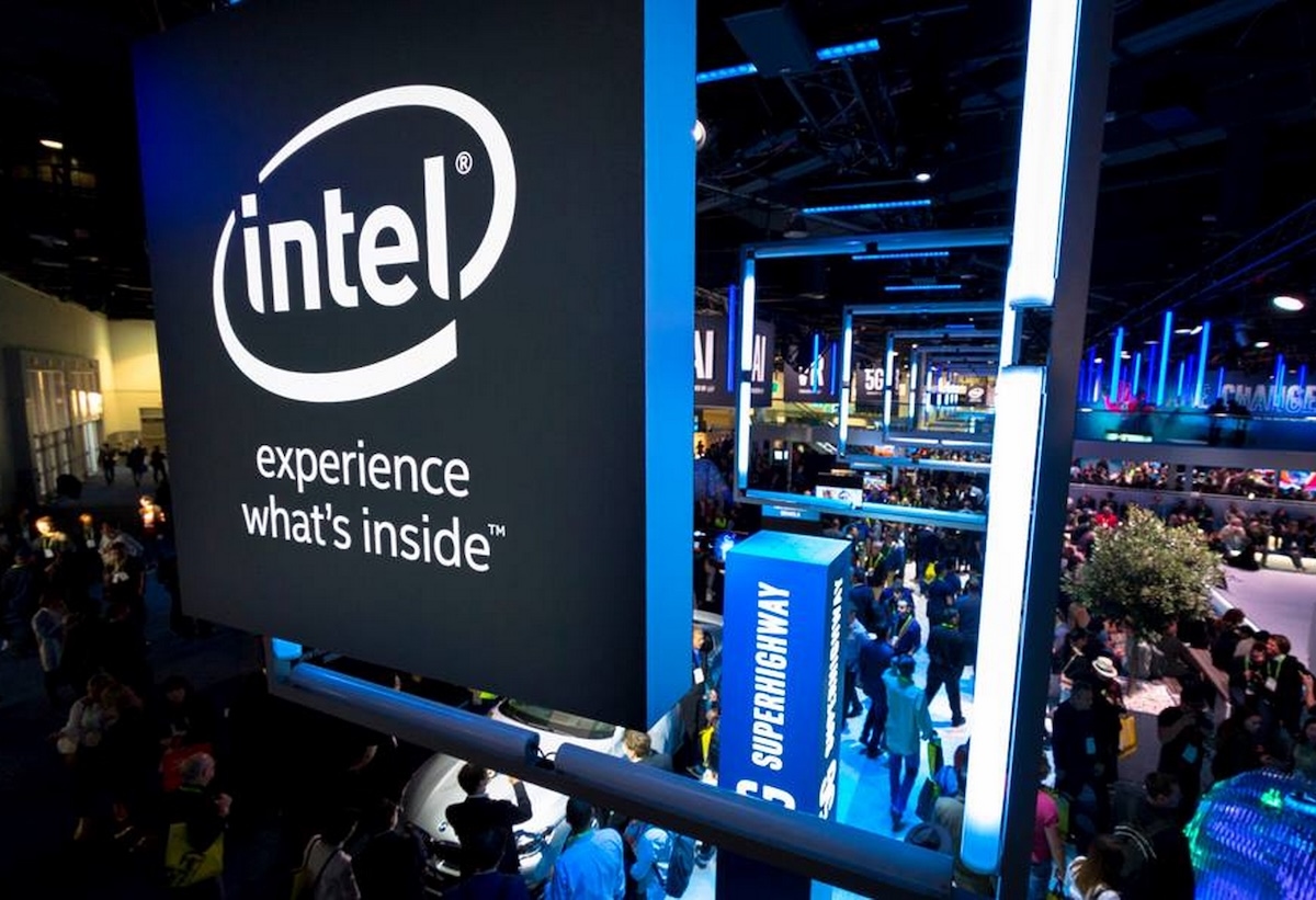 Intel, Trump'ın bir başka darbesini daha gerçekleştiriyor: ABD hükümeti, Trump'ın hisselerinin yüzde 10'unu 8,9 milyar dolara satın alıyor.