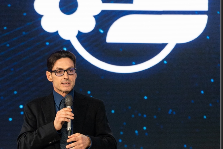 Mediaset, chaos on Canale 5. From Striscia la Notizia to La ruota della fortuna to Avanti un altro: the future of access is still up in the air