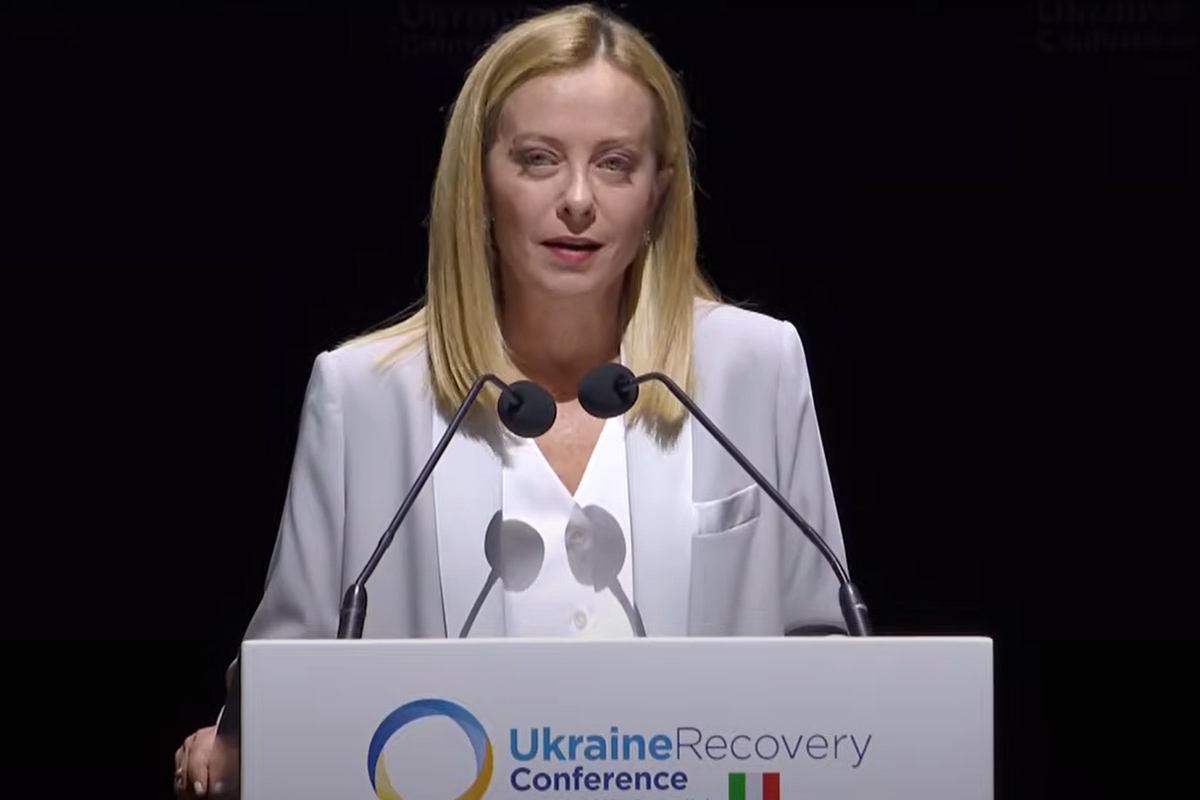 Oekraïne, Zelensky: "Poetin wil dat onze mensen het land verlaten." Meloni: "Er zijn toezeggingen gedaan ter waarde van meer dan € 10 miljard."