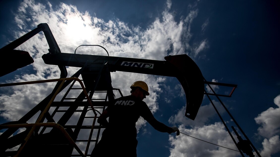 Oil closed little changed in New York at $68.38