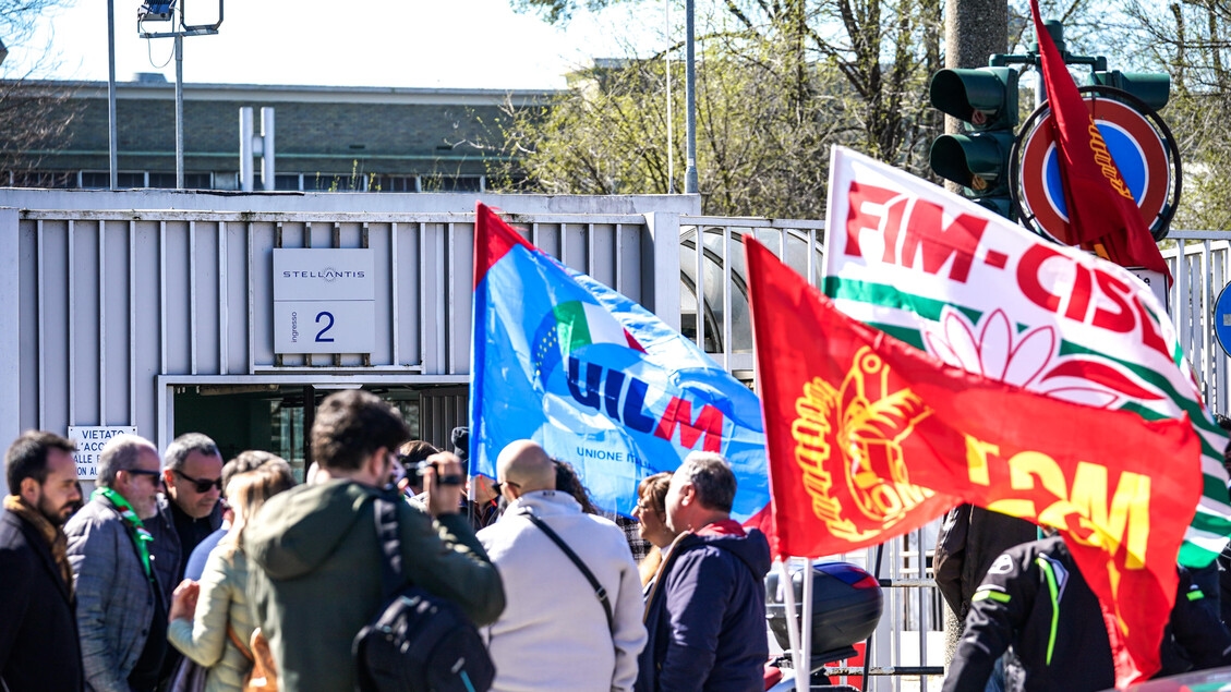 Metalowcy, 8-godzinny strajk w celu przedłużenia kontraktu