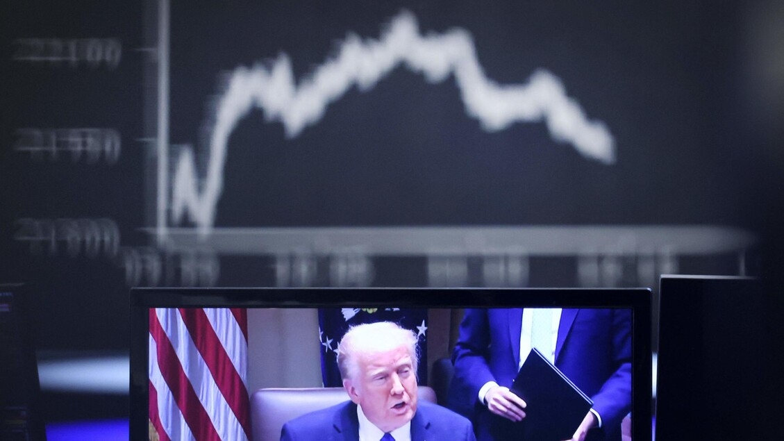 Tarifas de Trump afundam bolsas de valores, 15% para a UE