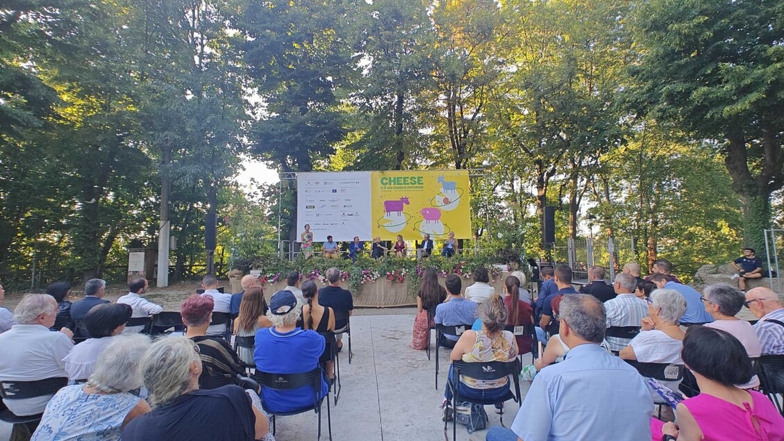 Cheese 2025: Petrini raises alarm about raw-milk cheeses
