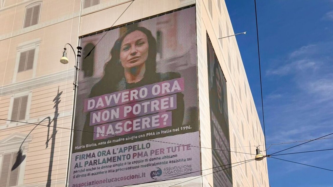 'Será que não posso nascer agora?' Um cartaz sobre reprodução assistida em Roma