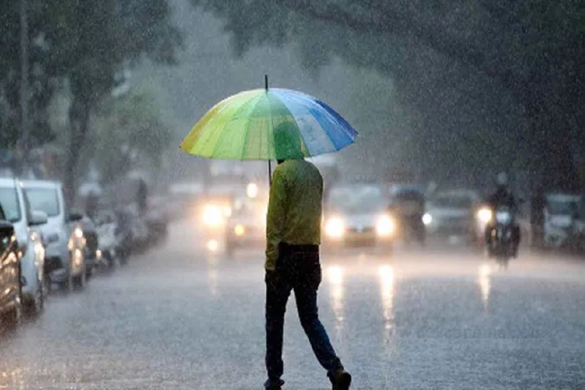 Sete distritos do norte e centro sob aviso laranja devido à chuva e trovoada