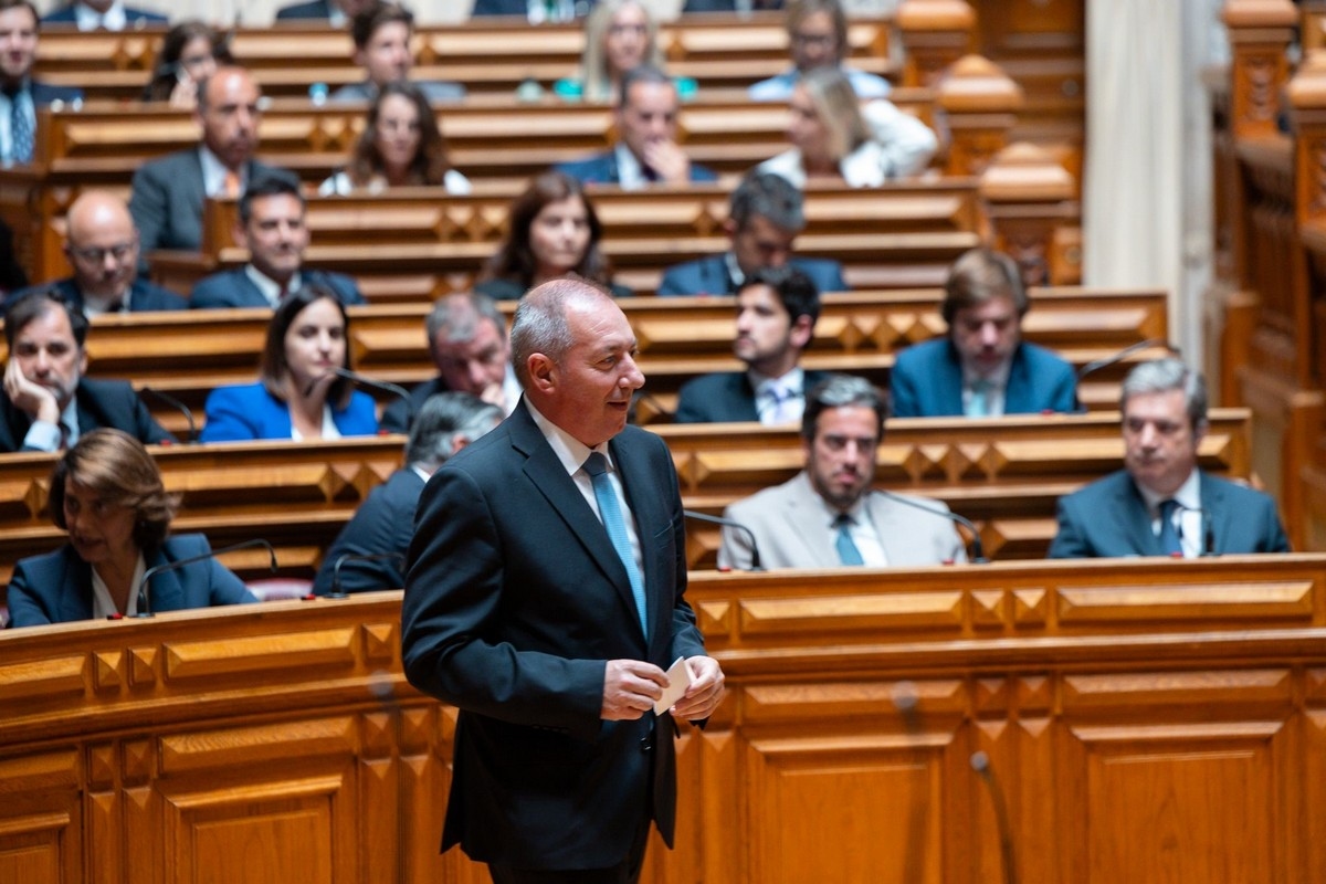 Fernando Queiroga entra para a direção do grupo parlamentar do PSD