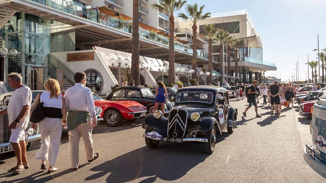 Algarve Classic Cars returns with over 100 classic cars and passes through Faro and Olhão