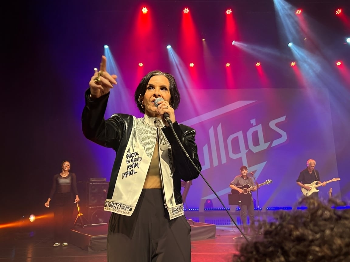 Marina Lima celebra a vida, o amor e o irmão