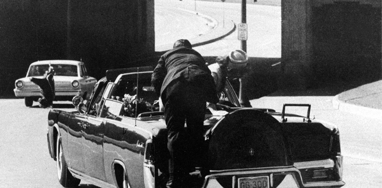 Clint Hill, the bodyguard who tried to save Kennedy on the day of the assassination, has died