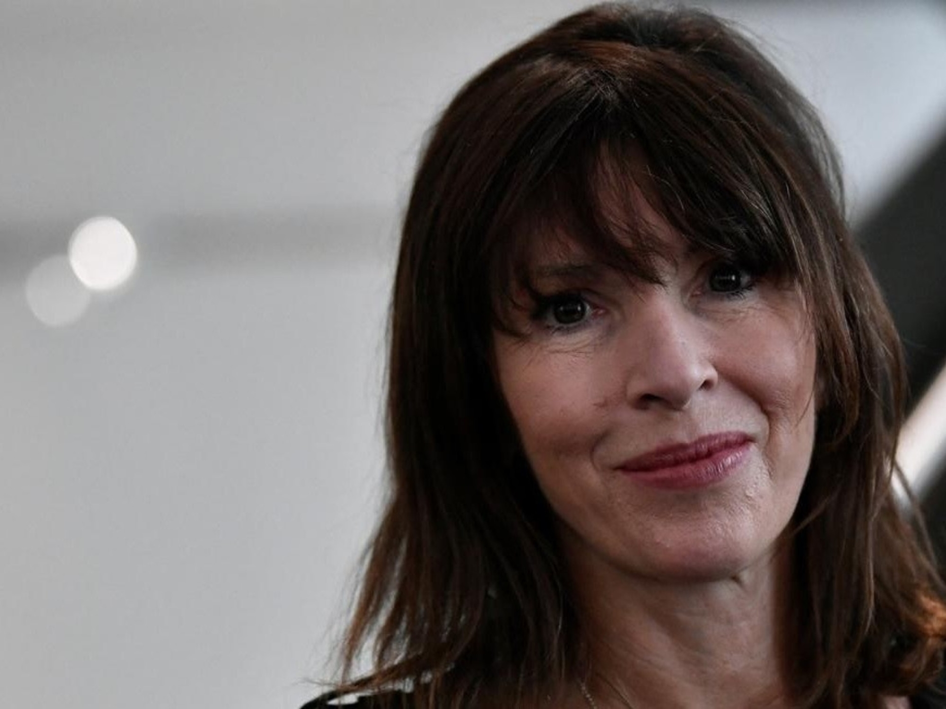 Rachel Cusk retorna com 'Parade': um novo e ácido retrato do mundo da arte contemporânea.