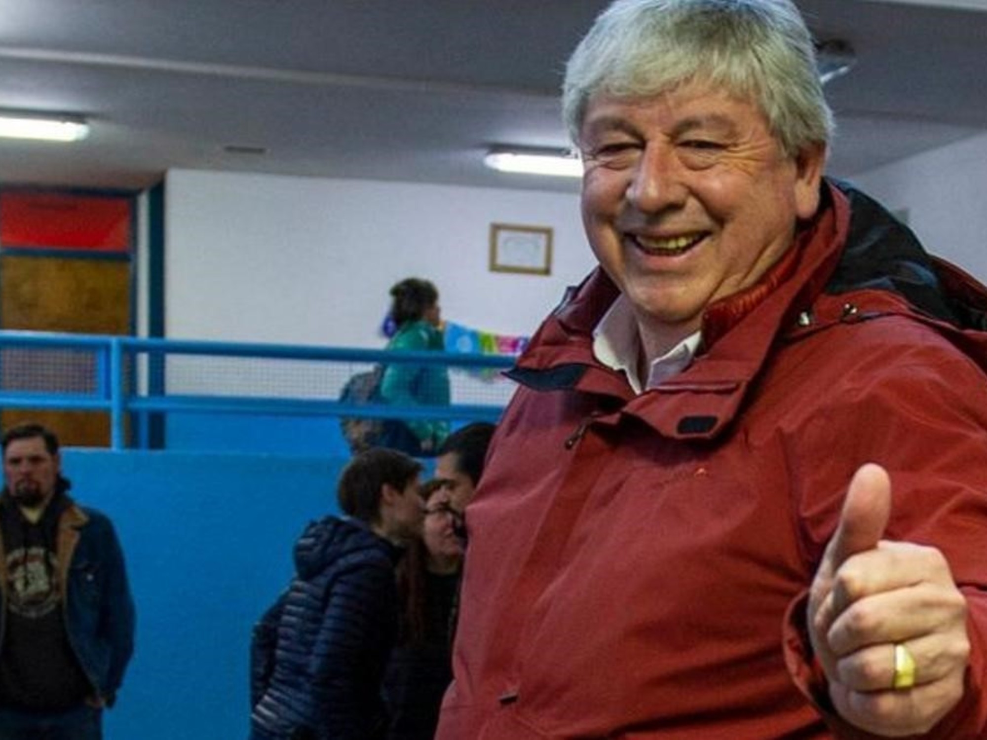 Il sindaco di Bariloche ha condannato i consiglieri comunali che hanno dichiarato Milei persona non grata: "Una bestia".