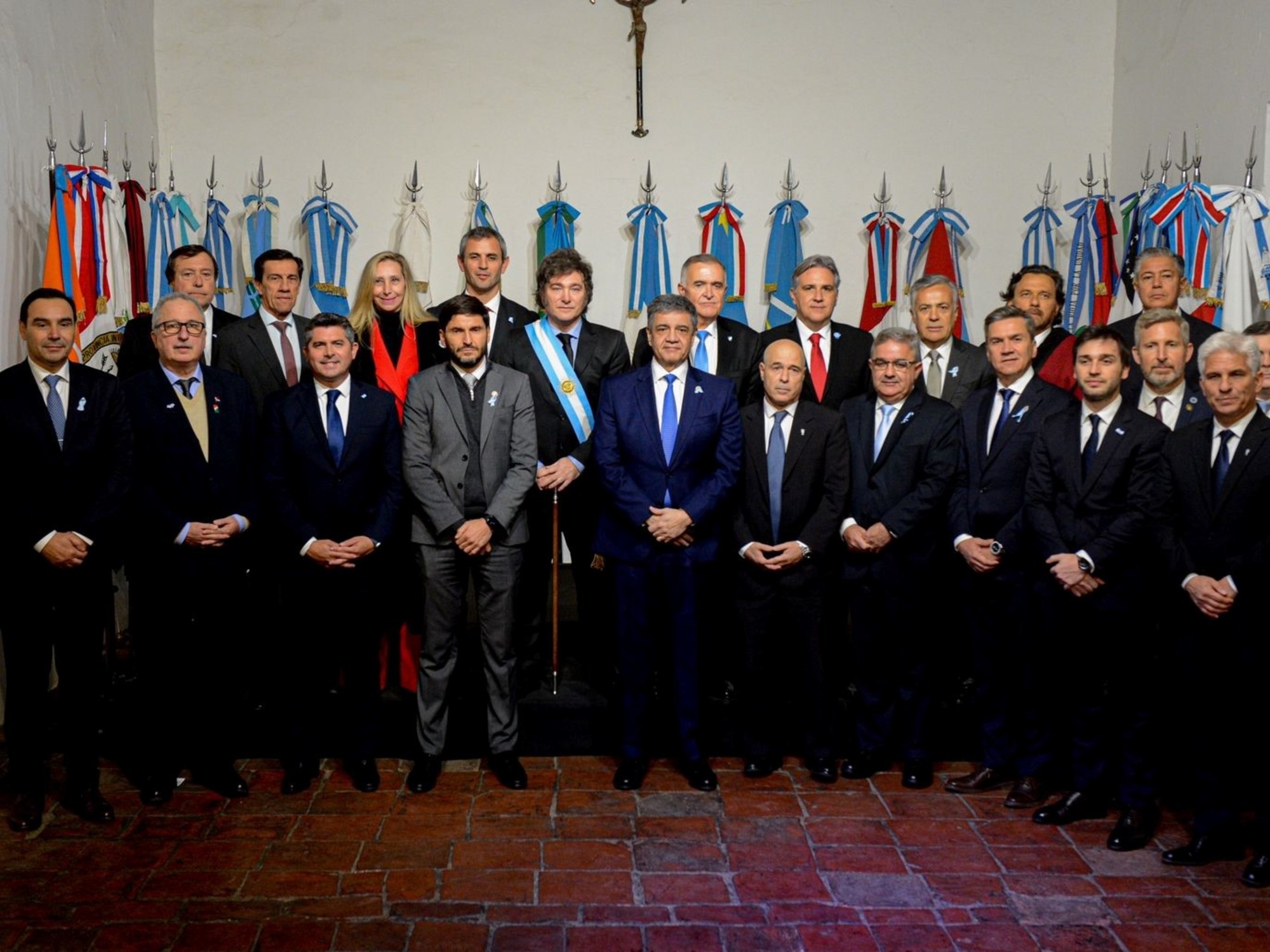 Nonostante la sfida al Congresso, Milei invita i governatori a Tucumán e spera di negoziare un sostegno per proteggere il veto.
