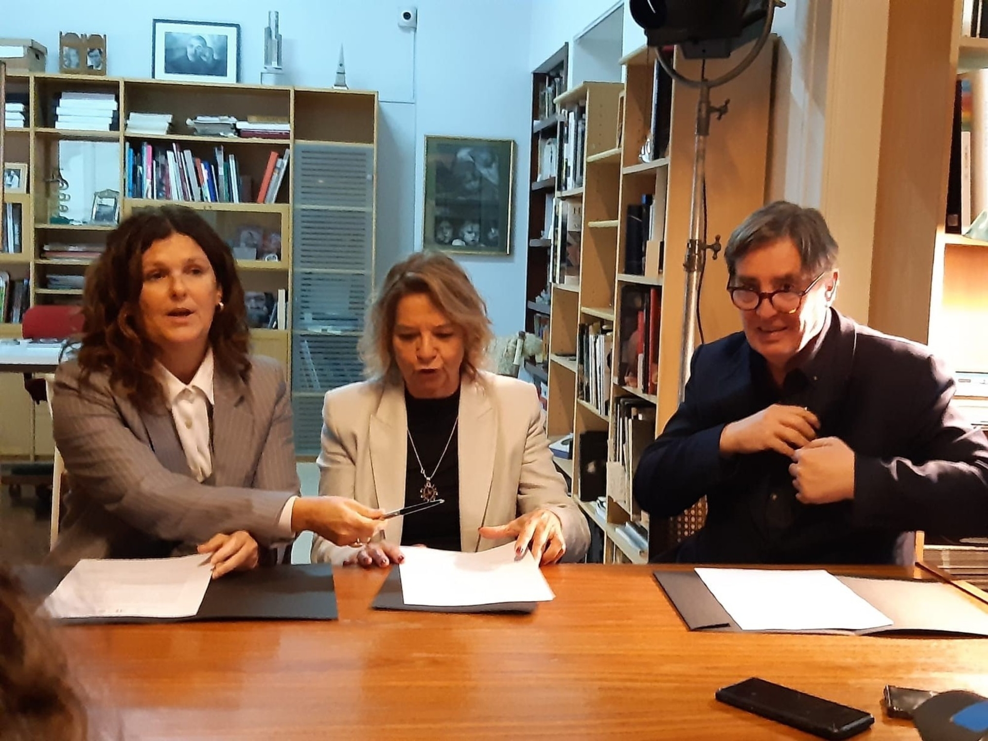Instytut Cervantesa będzie promować twórczość Walsha i Facio na całym świecie.