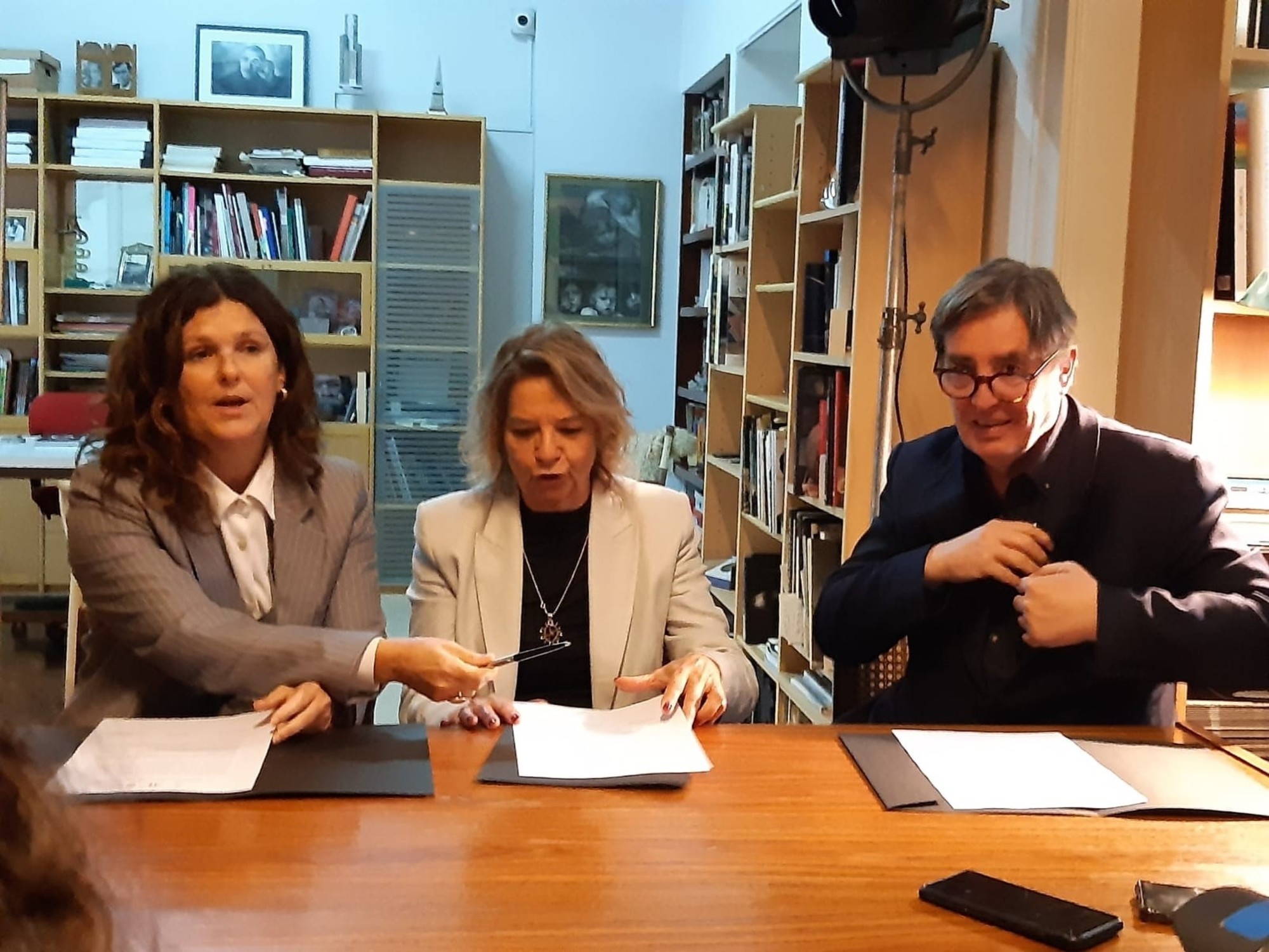 Instytut Cervantesa będzie promować twórczość Walsha i Facio na całym świecie.