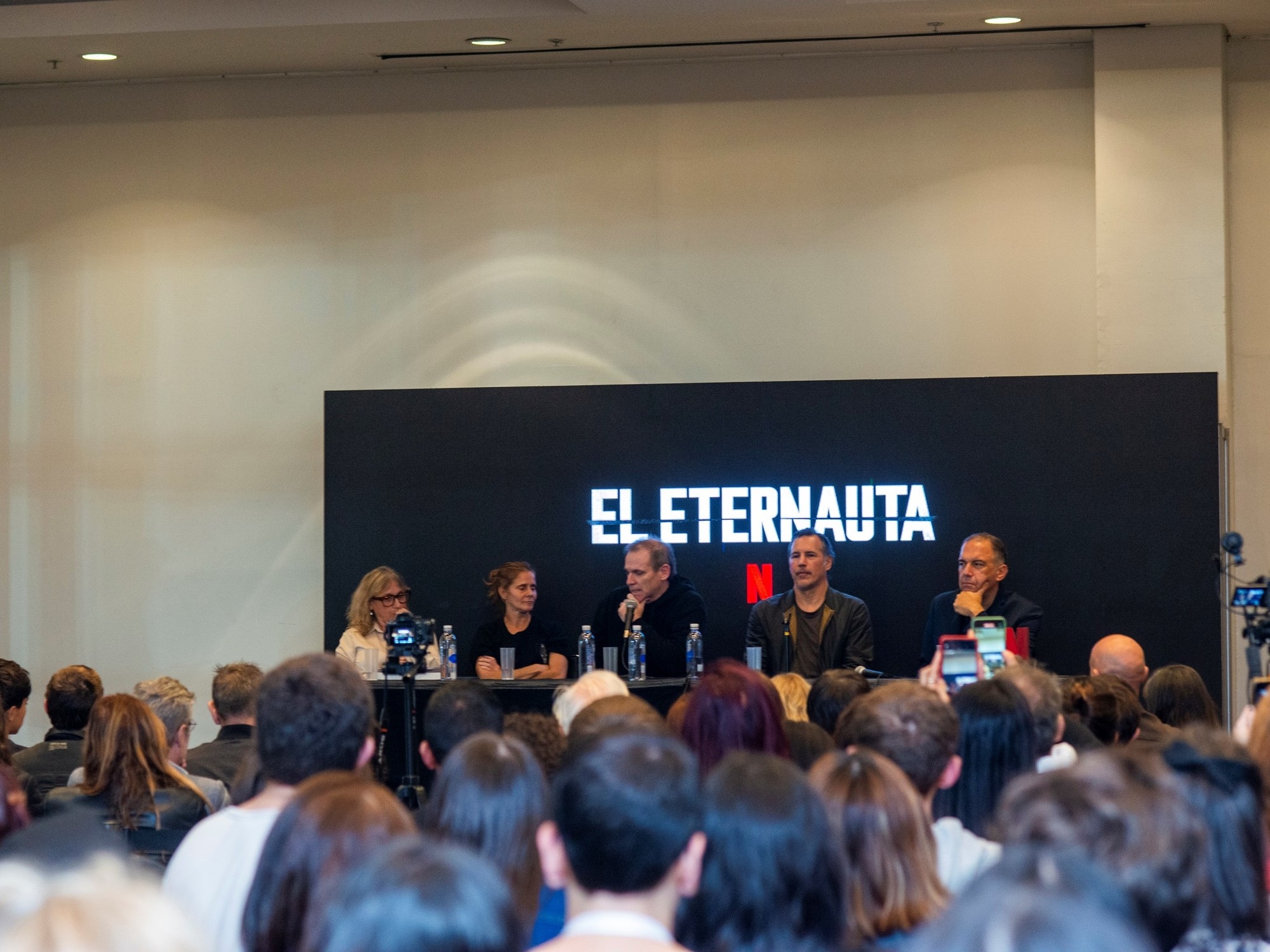 Para Netflix, “con El Eternauta, la Argentina ganó el mundial de las series de TV”