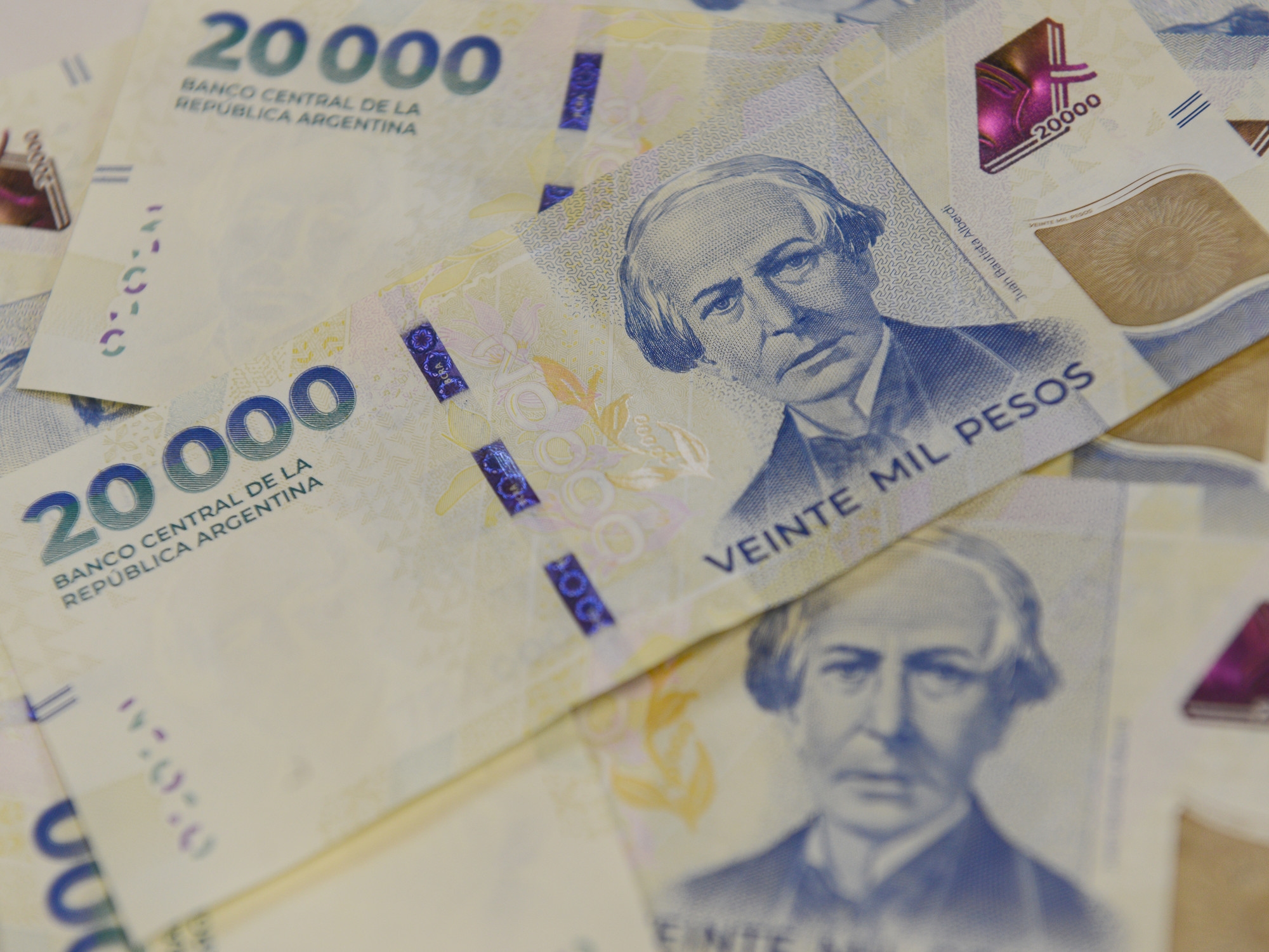 Przedstawili projekt ustawy mający na celu zmianę peso na nową walutę.