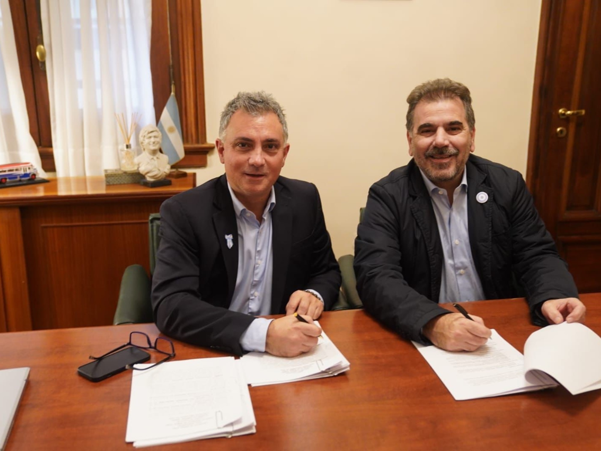 La Libertad Avanza e la PRO stanno negoziando contro il tempo per distribuire i candidati nelle liste provinciali.