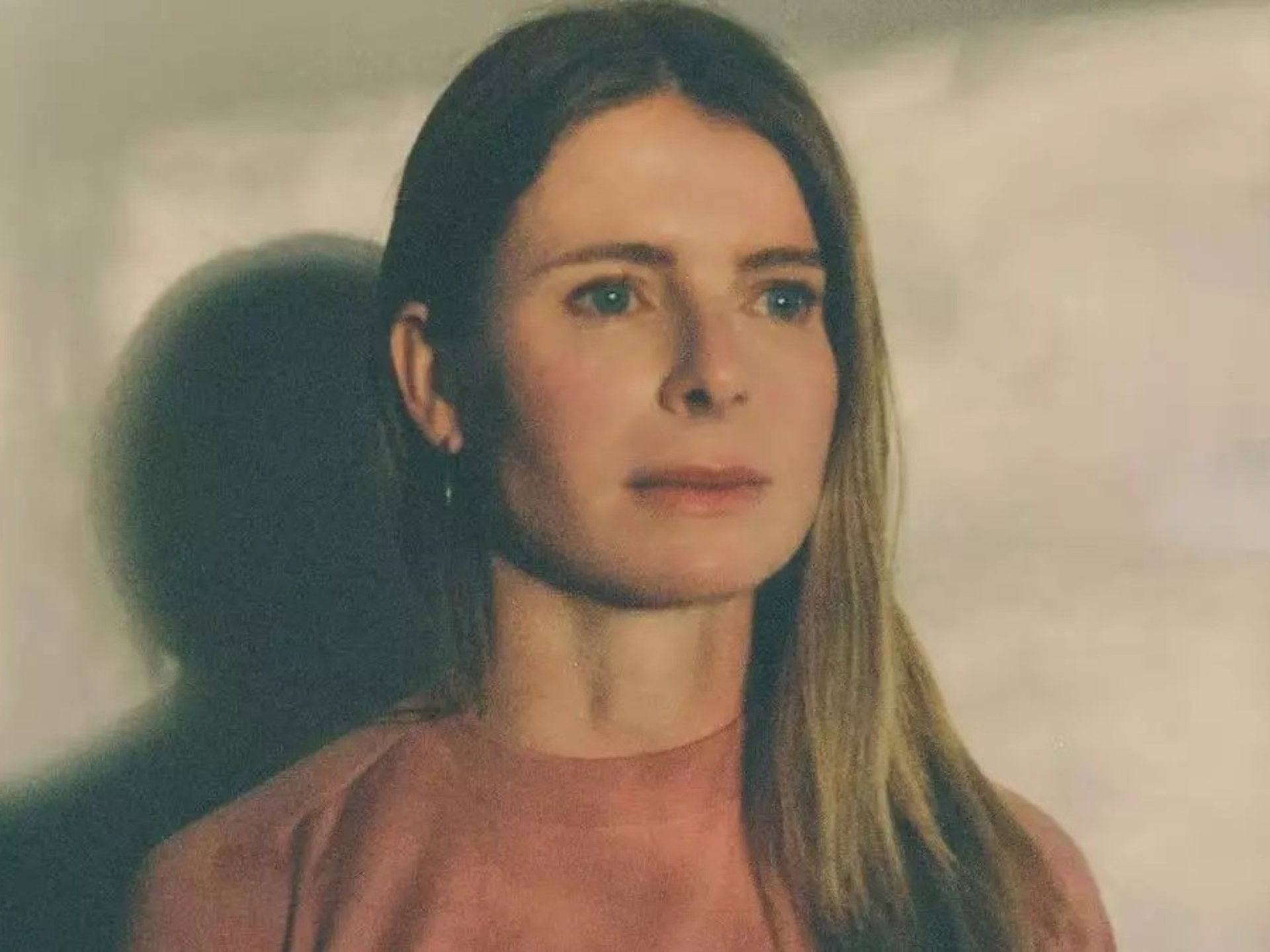 Emma Cline's "The Guest": A psychological thriller about luxury and displacement