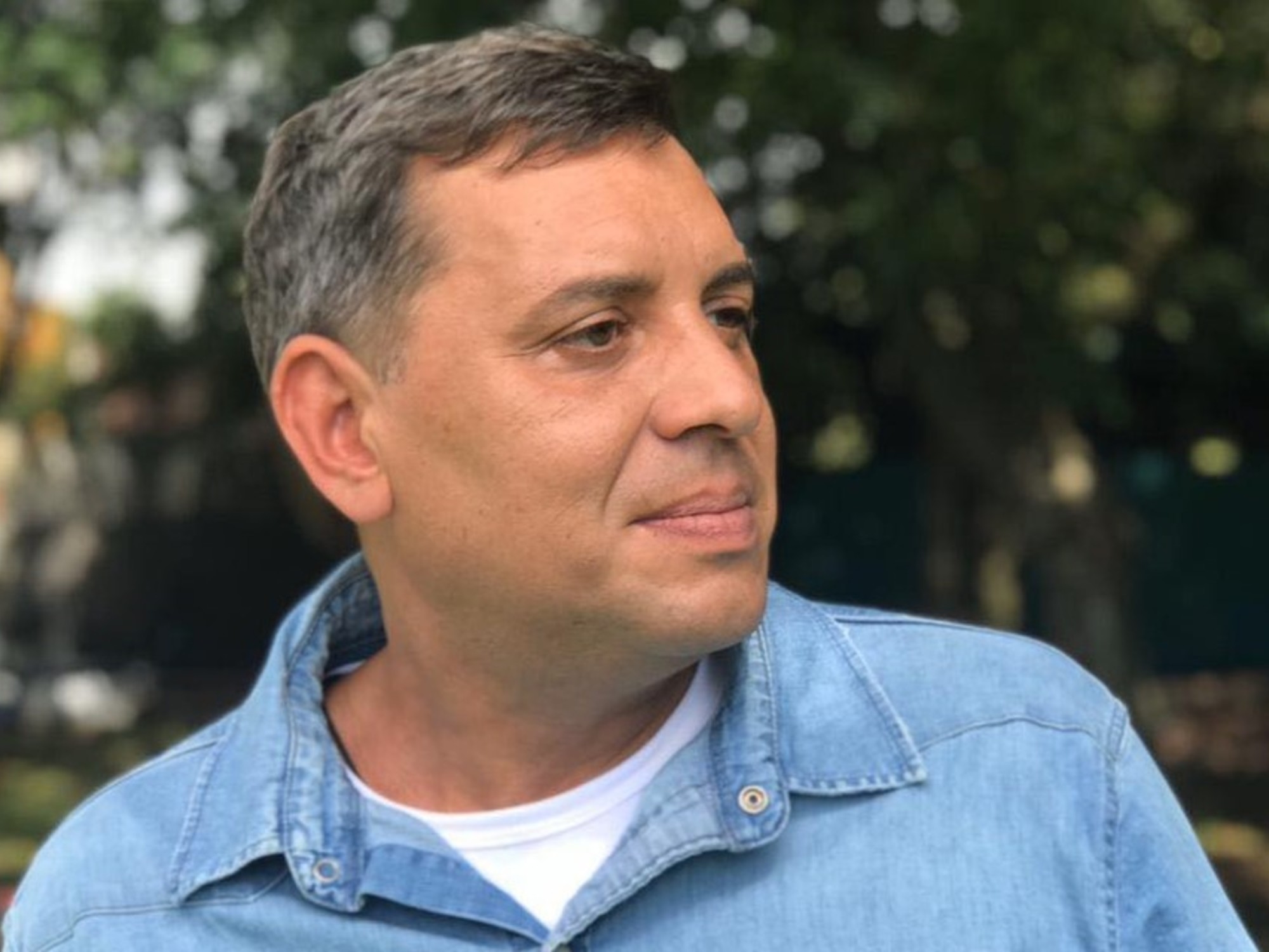 Maxi Bondarenko sagte, dass „wir eine Armee aufstellen müssen“, um den Peronismus zu besiegen, und griff Kicillof an: „Er bricht dir die Beine und gibt dir dann Krücken.“
