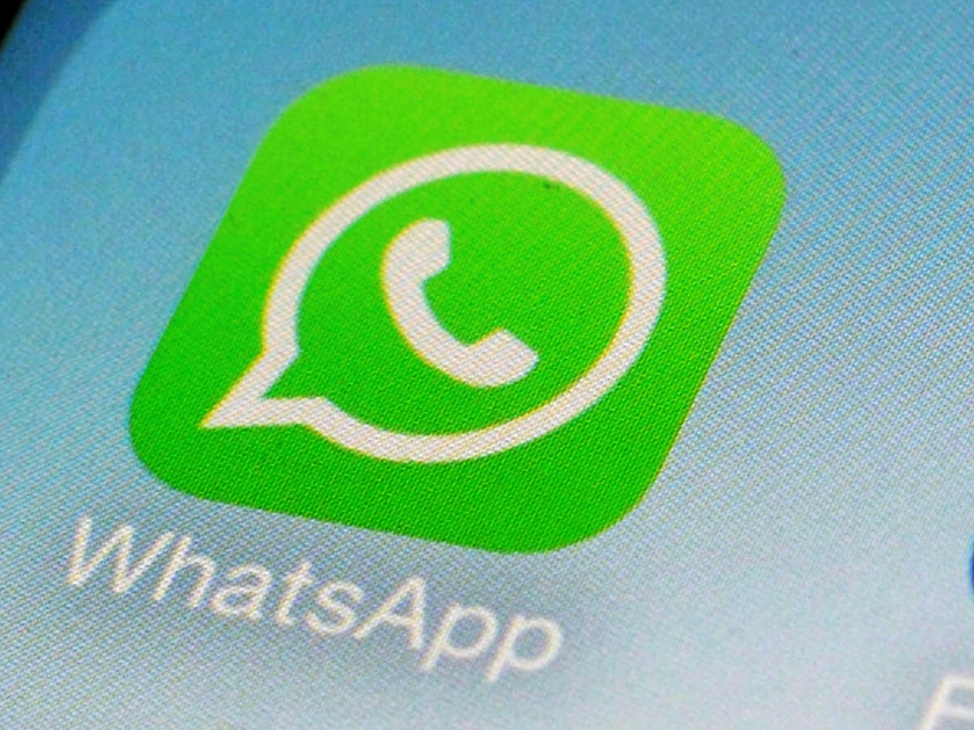 WhatsApp has enabled a new "anti-scam" feature: how to avoid falling into artificial intelligence traps