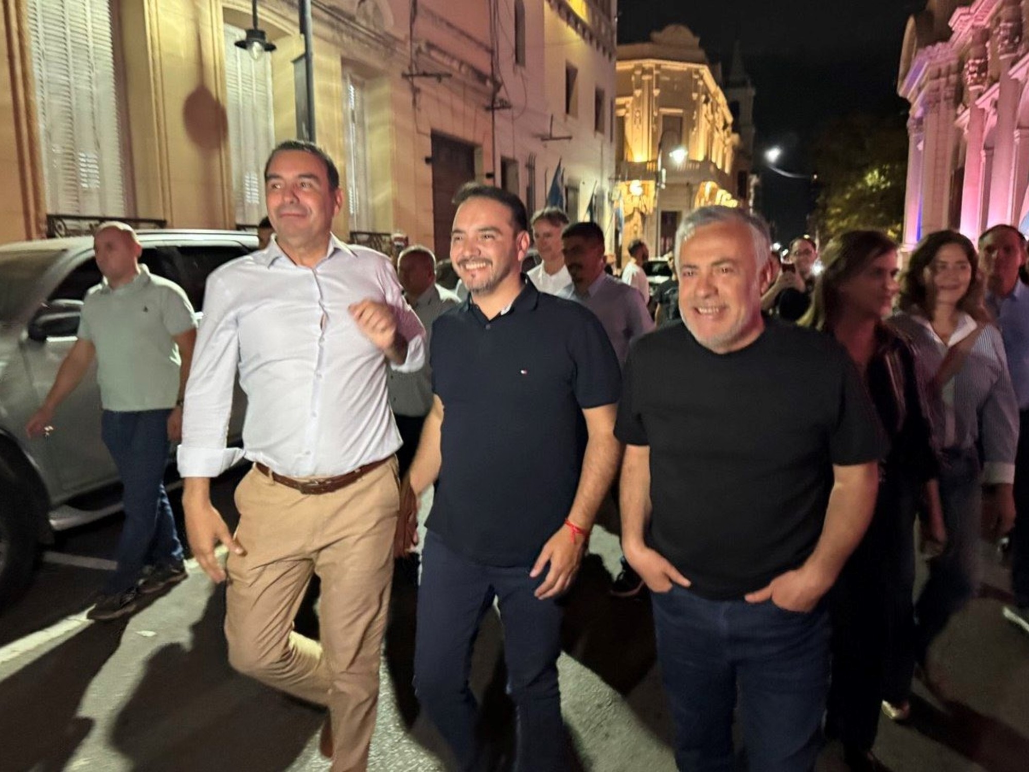 Ein Erdrutschsieg für die Regierungspartei in Corrientes: Juan Pablo Valdés wird der neue Gouverneur und der libertäre Kandidat belegte den vierten Platz.