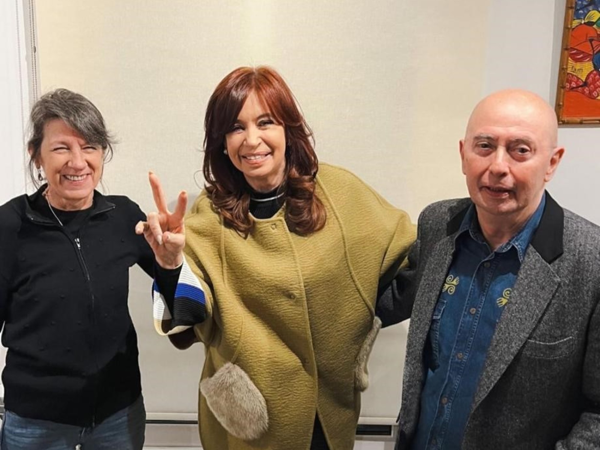 Mit einem Foto von Cristina und Indio Solari sprach Máximo Kirchner von der „Ächtung“ des ehemaligen Präsidenten.