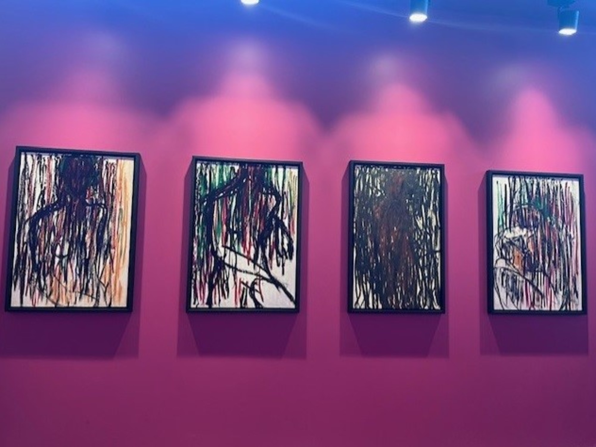 В галерее CI Contemporáneo искусство бурно развивается, охватывая как мирян, так и саудовских коллекционеров.